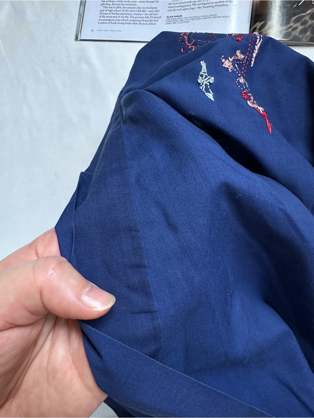 3/50$Embroidered Navy Kimono Robe / Vintage Robe - Picture 8 of 13